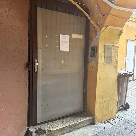 Privatunterkunft B Private In Center In